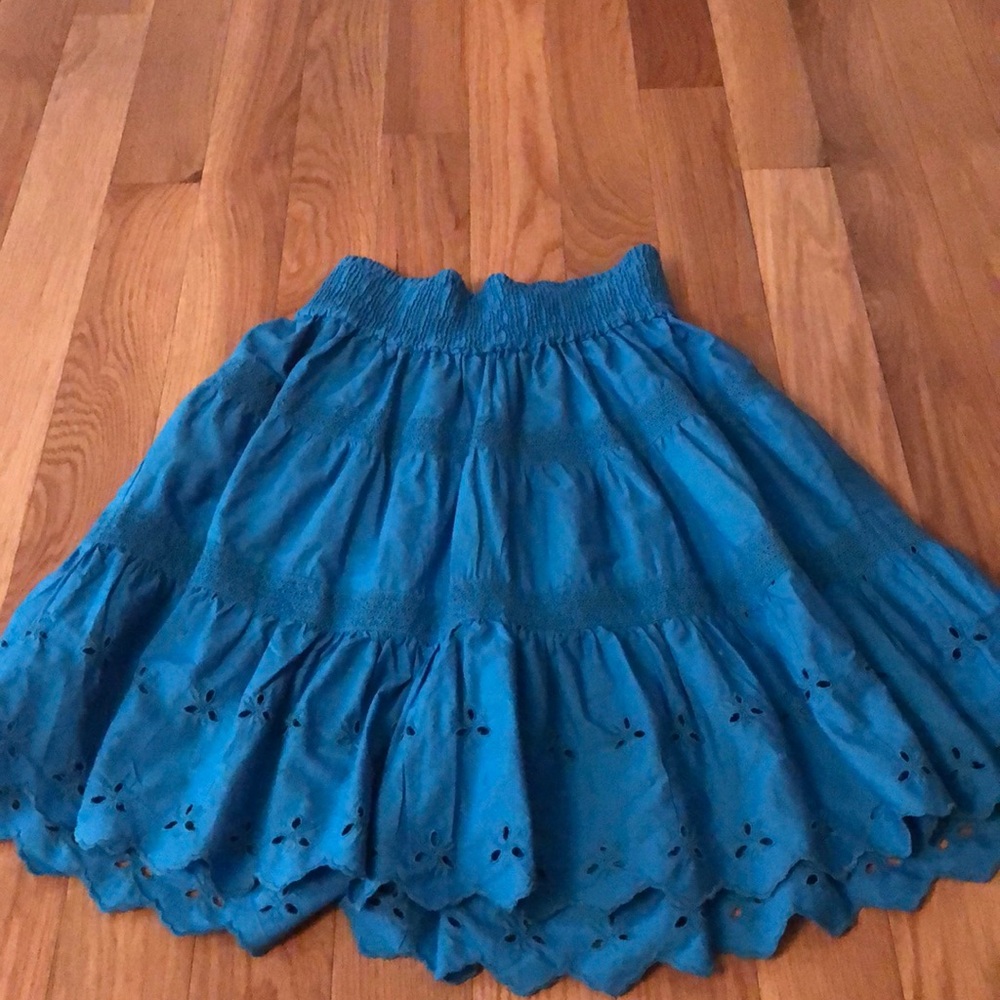 Gap skirt